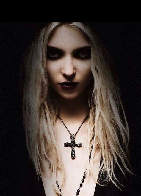 Tailor Momsen Taylor Momsen Metal Girl Goth Beauty