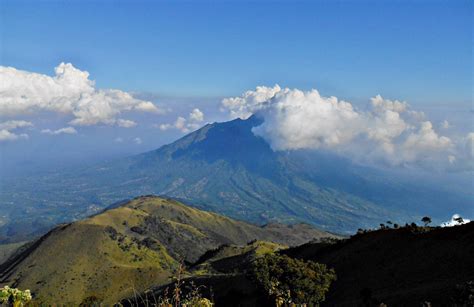 Menikmati Keindahan Surgawi Indonesia Di Gunung Merbabu Indonesia Kaya