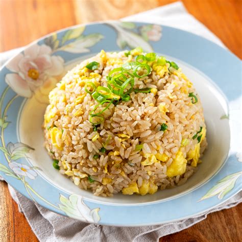 10 Minute Egg Fried Rice Cookerru