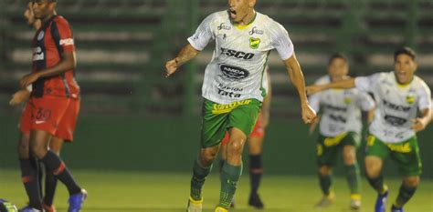 Defensa y justicia san lorenzo. Defensa y Justicia vence San Lorenzo e encosta na ...