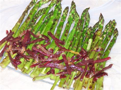 Es común que al cocinar los espárragos, ya sea blanqueándolos en agua hirviendo, haciéndolos al horno o salteándolos en una sartén, queden duros o demasiado fibrosos los tallos. MIS COCINICAS: ESPÁRRAGOS VERDES A LA PLANCHA CON ...