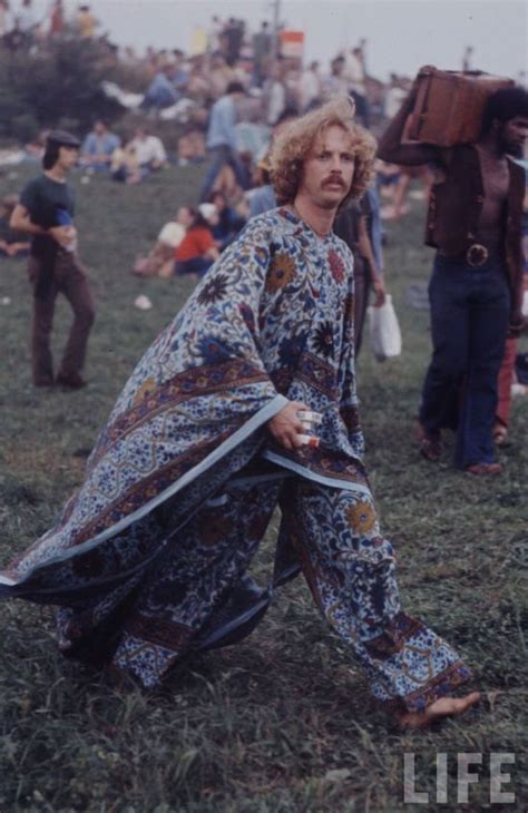 Photos That Show What It Was Like To Be At Woodstock In Pics