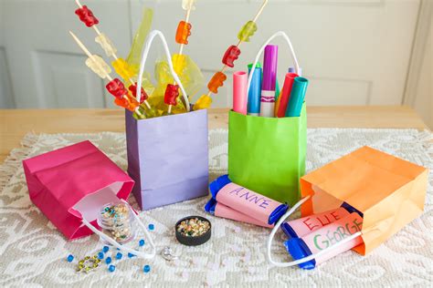 A good and thoughtful return gift. Ideas for Kids Birthday Party Gift Bags (with Pictures) | eHow