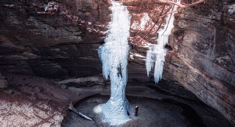 starved rock park s waterfalls are completely frozen and they look absolutely magical secret
