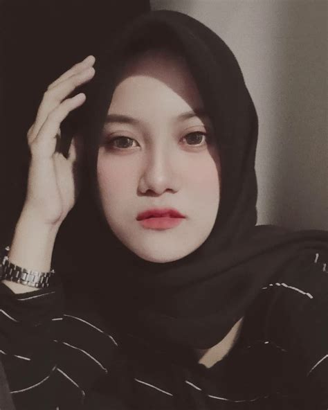 Pin By Maya Kimochi On Inlafid Gaya Hijab Jilbab Cantik Gaya