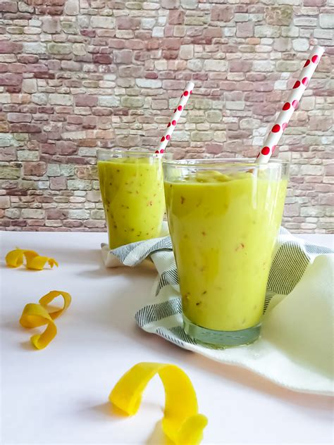 With mango, orange, and banana, it's sweet, it's simple, and it's easy to make. Recipe For Mango Smoothie (3 Ingredients) - Go Healthy ...