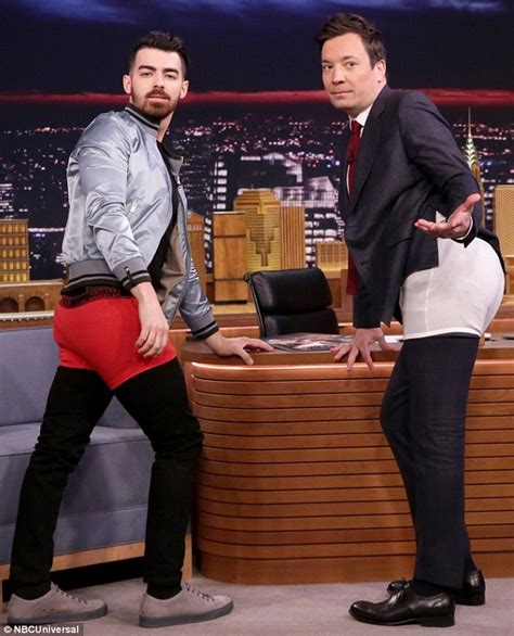 Jimmy Fallon Gives Joe Jonas Underwear Modelling Lesson Daily Mail Online
