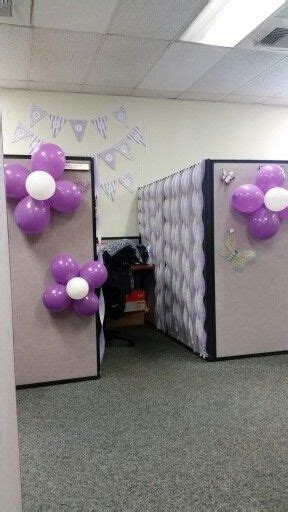 When customizing your cubicle or desk, make sure that your worldly goods don't overflow into shared spaces or your coworker's own personal space. Cubical birthday decor | Office birthday decorations ...
