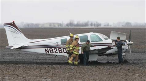 Small Plane Makes Emergency Landing In Field Near Peru Illinois Abc7