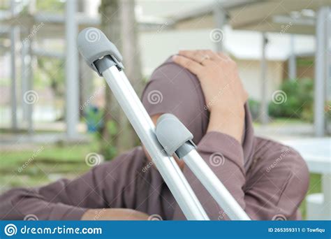 Young Women With Broken Leg On Crutches Stock Image Image Of Injury