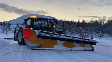 Pov Snow Blizzard In Northern Norway Snow Removal With Valtra Youtube