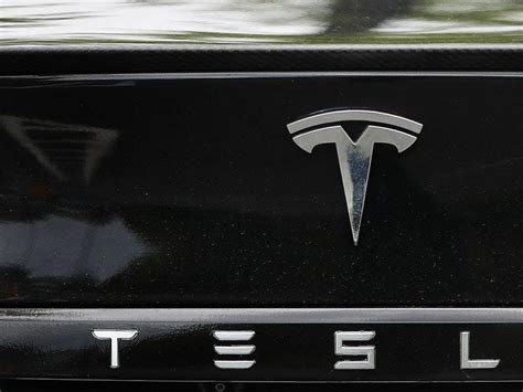 Tesla Owners Condemn Decision To Slash Prices Of Model S And X