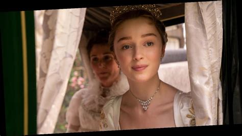 Phoebe dynevor, who stars as daphne bridgerton on netflix's hit regency drama bridgerton, said she has a hard time envisioning the cast and crew filming season two during the pandemic. 9 Fun Things to Know About Bridgerton's Leading Lady ...