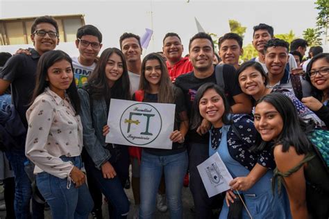 más de mil 100 jóvenes de la unach participan en el acto oficial de bienvenida al ciclo escolar