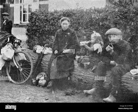 Obdachlose Familie Des Ersten Weltkriegs Fotos Und Bildmaterial In