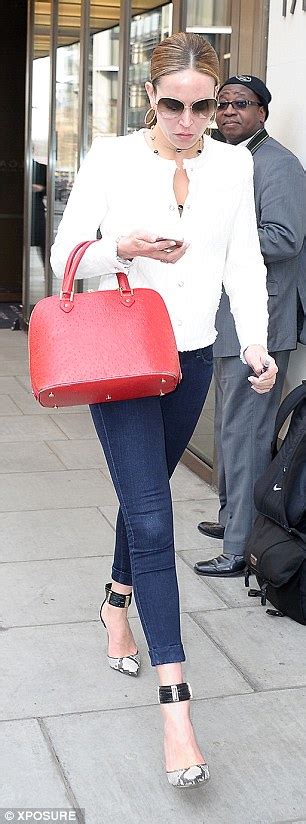 Make Up Free Sophie Anderton Shows Off Her Youthful Complexion Daily Mail Online