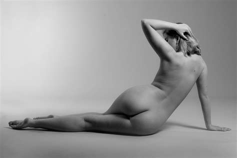 無料画像 ハンド 抽象 黒と白 女の子 脚 座っている スタジオ 誘惑 フェミニン 長い髪 人体 数字 足 大腿