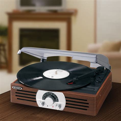 Jensen 3 Speed Stereo Turntable With Pitch Control And Amfm Stereo Ra