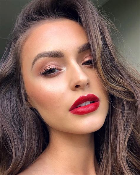 p e n n y a n t u a r on instagram “there s something luxe about a red lip