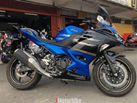 Bentuk mirip, kubikasi sama, tapi mesinnya bersilinder tunggal. 2019 Kawasaki Ninja 250 | New Motorcycles iMotorbike Malaysia