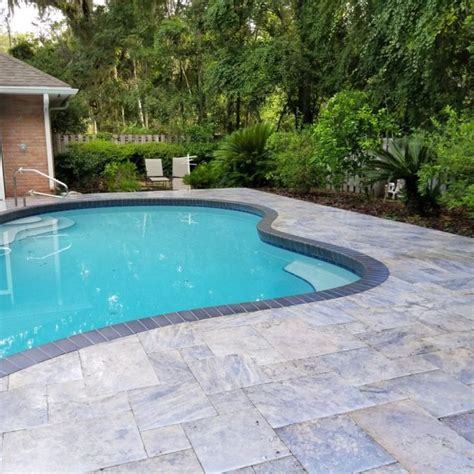 Travertine Pool Deck Remodel With Concrete Coping In 2020 Travertine