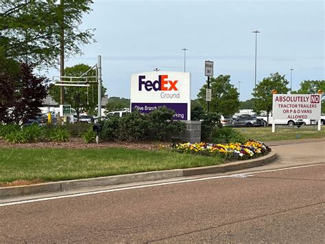 UPDATE: Man dies in FedEx Ground facility accident | DeSoto County News