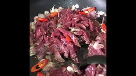 ‏ داݢيڠ لمبو ‎ ‎; Daging Batang Pinang Goreng Kunyit - YouTube