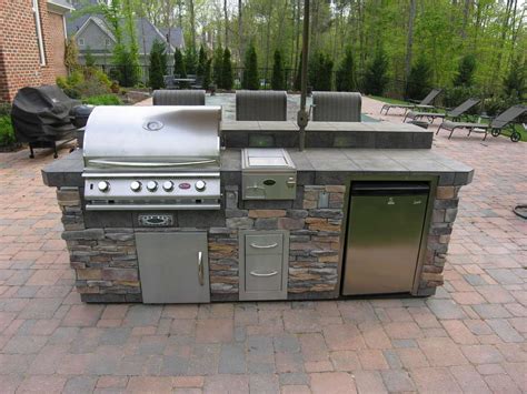 Straight Outdoor Kitchen In Natural Stone Archadeck Outdoor Living