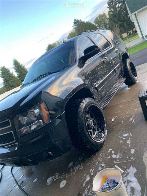 2010 Chevrolet Tahoe With 20x12 44 Anthem Off Road Gunner And 31 10