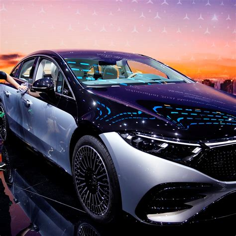 The Mercedes Benz Vision Eqs Sets Up An All Electric S Class And The