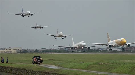 Plane Spotting Jakarta Nonton Pesawat Antri Landing Di Bandara