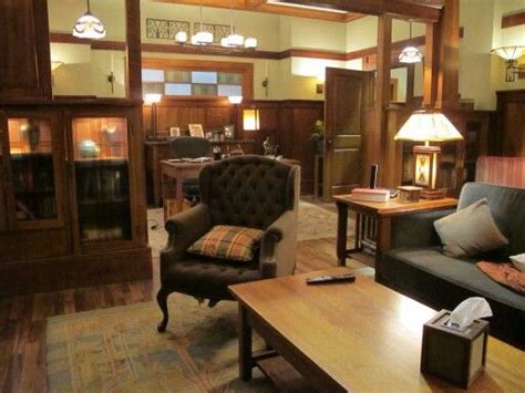 Article by the lovely side. Aria Montgomery's house | Dream house interior, Pretty ...