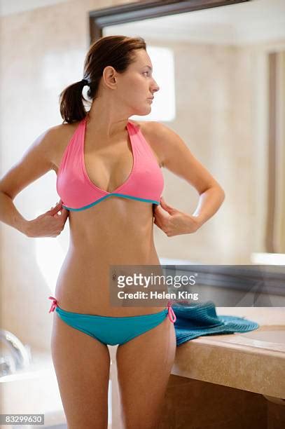 6 Hot Sexy Helen King Bikini Pics