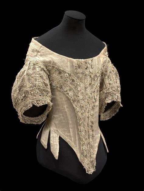 17th Century Womens Bodice In Ivory Satin With Bobbin Lace