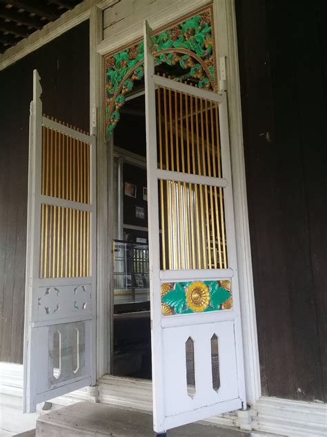 Rumah Bubungan Tinggi Rumah Tradisional Banjar Di Teluk Selong