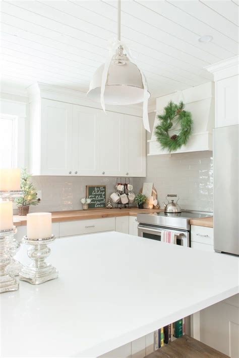 Makes your holidays just a little brighter. 24 Must-See Christmas Kitchen Decor Ideas