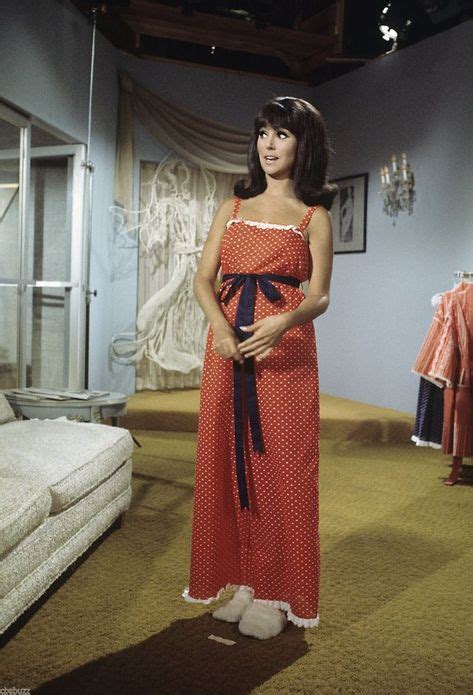 Marlo Thomas As Ann Marie On The Set Of The Tv Sitcom That Girl