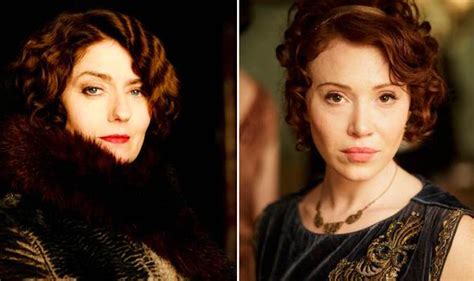 Downton Abbey 1920s Sex And Social Revolution As Lady Mary Lights