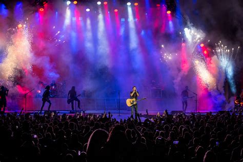 Dierks Bentley Sounds Of Summer Tour Hits Austin Front Row Center