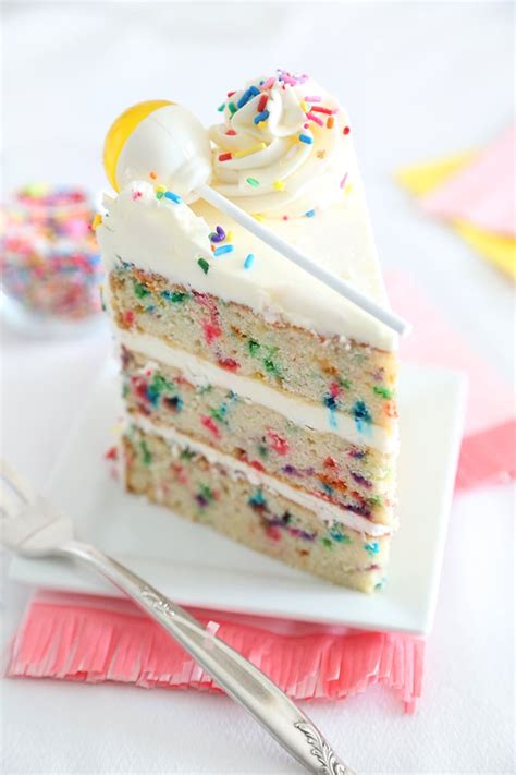 Aggregate More Than 68 Rainbow Sprinkle Cake Latest Indaotaonec