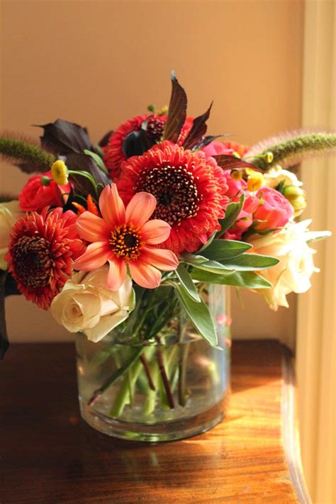 It's great to add in some foliage for contrast and some. Chic Floral Designs: Early fall wedding ideas