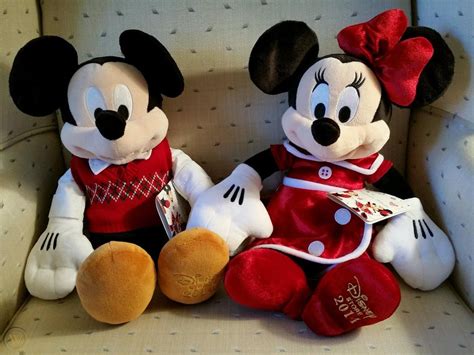Disney Store Holiday 2014 Mickey And Minnie Mouse Soft 15 Plush Toy