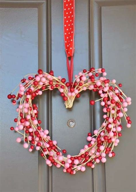 15 Romantic Diy Valentines Day Wreath Ideas