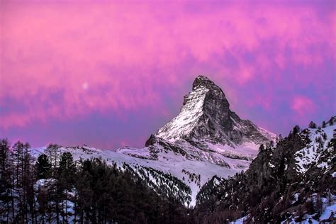 Red bull is an energy drink sold by red bull gmbh, an austrian company created in 1987. Das Matterhorn: Diese wichtigsten Fakten zum Berg!