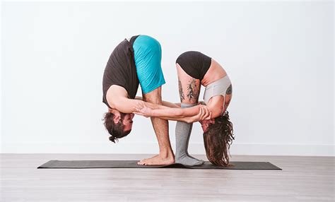 6 Partner Yoga Poses To Strengthen Your Relationship Youaligned
