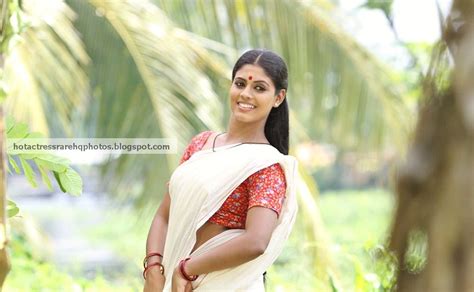 Hot Indian Actress Rare Hq Photos Tamil Actress Iniya Deep Navel Show In Lungi Blouse