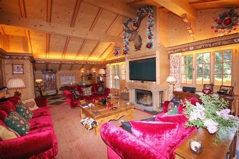 Eine besondere anziehungskraft übte gstaad auf den verstorbenen rocksänger aus. À Gstaad - Johnny Hallyday vend son chalet pour 9,5 ...