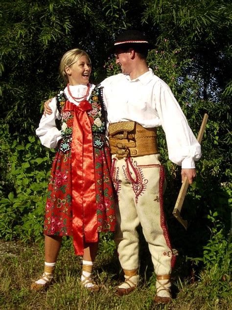folk costume costumes ethnic outfits ethnic clothes polish folk art ethnic hairstyles