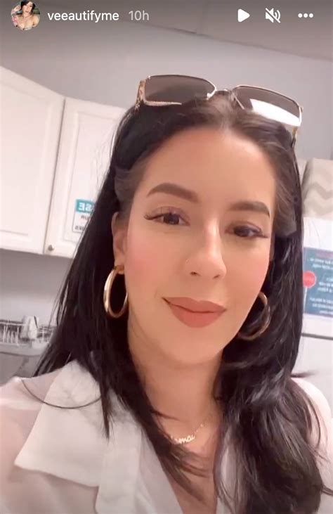 Teen Mom Star Jo Riveras Wife Vee Flaunts Her Curves In Skintight Pants And White Top In New