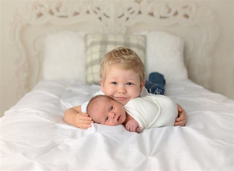 Newborn With Sibling Brothers Newborn Poses Newborn Photography Boy